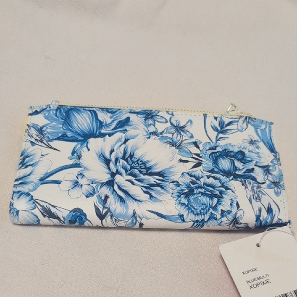 Betsey Johnson Blue Floral Wristlet Clutch - Picture 6 of 11